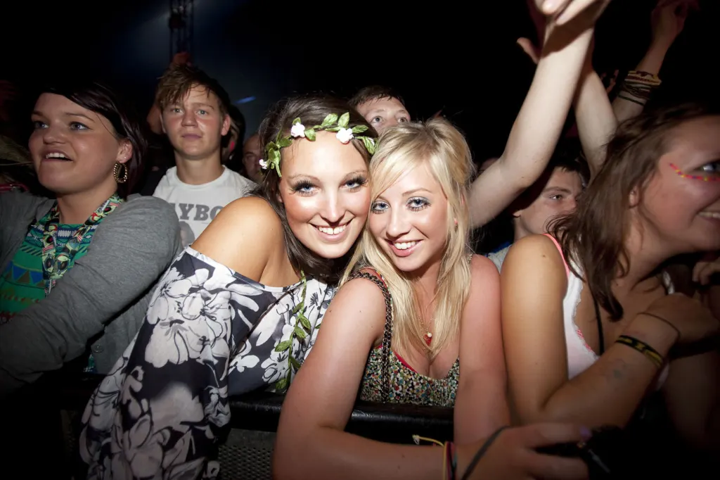 Festivalgoers and atmosphere at Global Gathering 2010